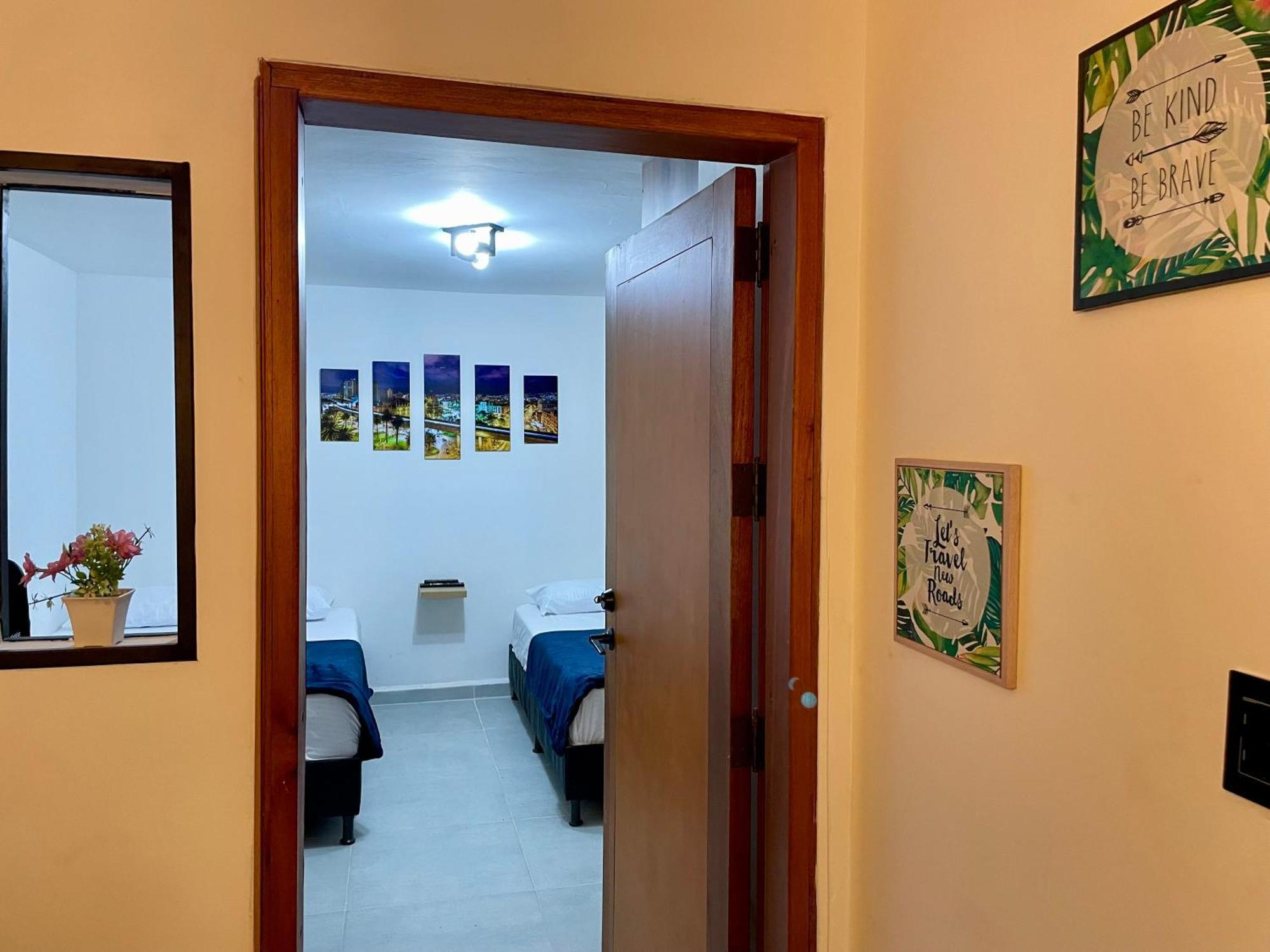 Cerca A Laureles / 300m Wi-fi * Medellin